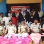 बोकारो पुलिस की बड़ी कामयाबी : हथियार और चोरी का ट्रैक्टर के साथ छह अपराधी धराए